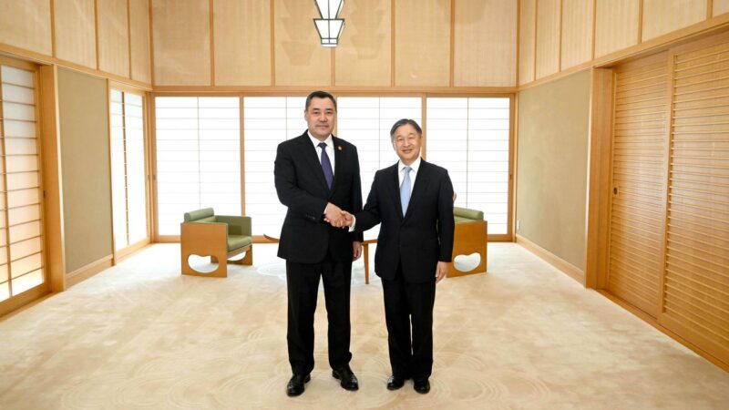 Президент Садыр Жапаров Япониянын Императору Нарухито менен жолугушту