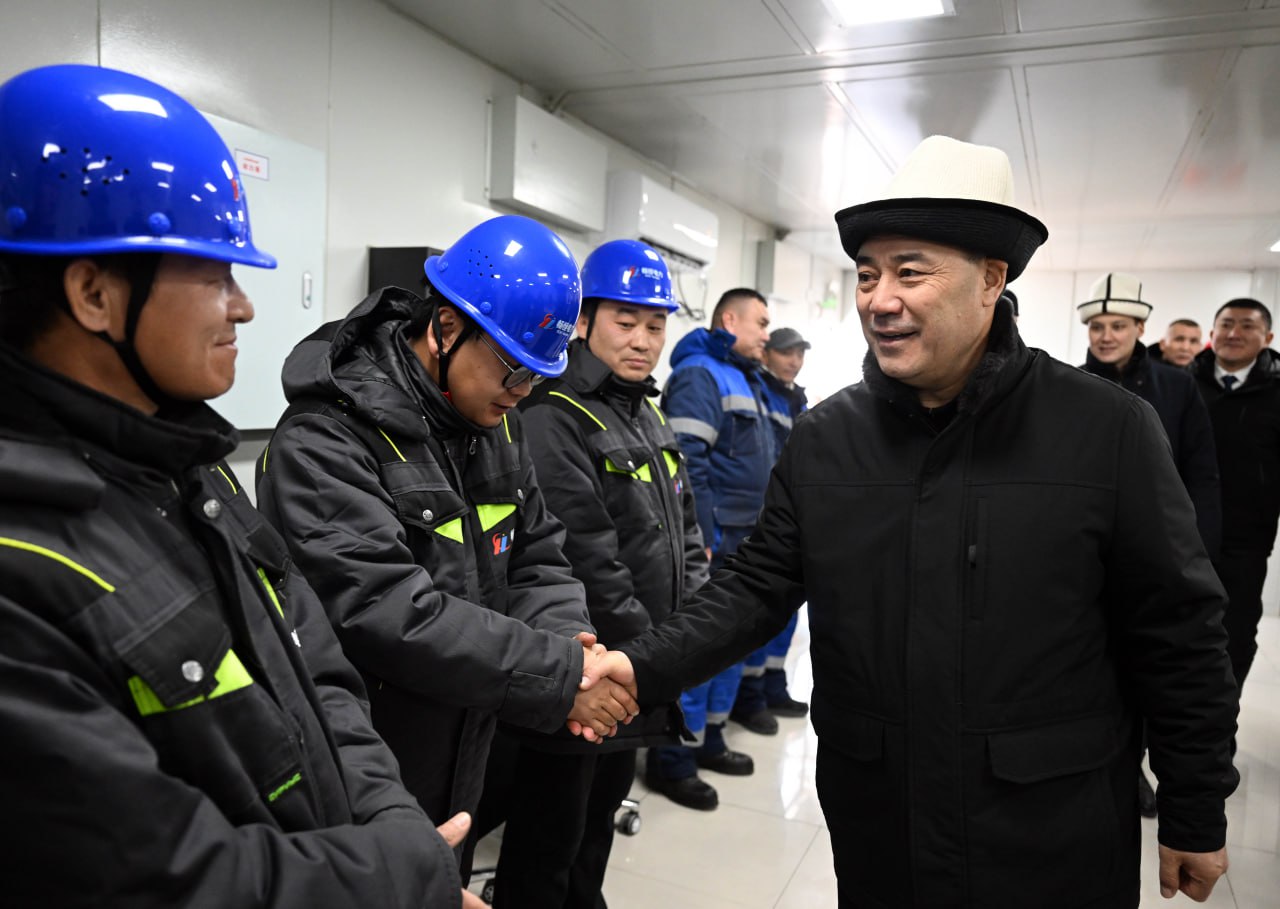 Президент Кеминде кубаттуулугу 100 мегаватт болгон биринчи күн электр станциясын ишке киргизди