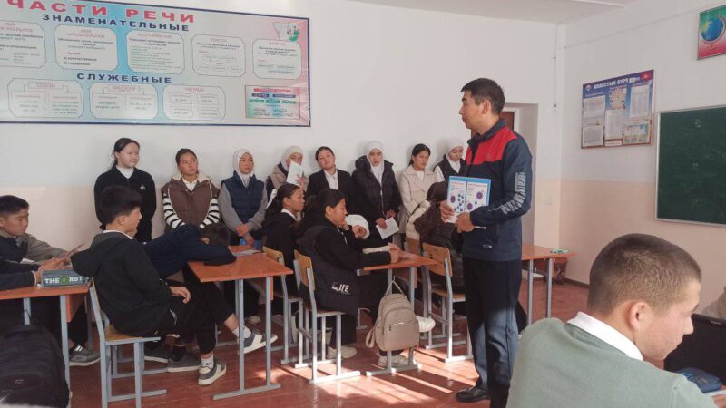 Бишкектеги мектептерде эпидемиологиялык кырдаалды көзөмөлдөө уланууда