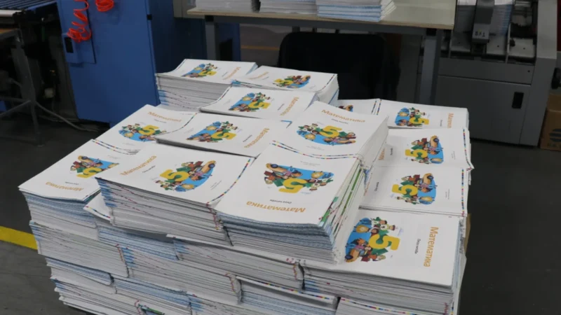 Ар бир бала камсыздалат. 5-класстар үчүн математика китеби басылып чыкты