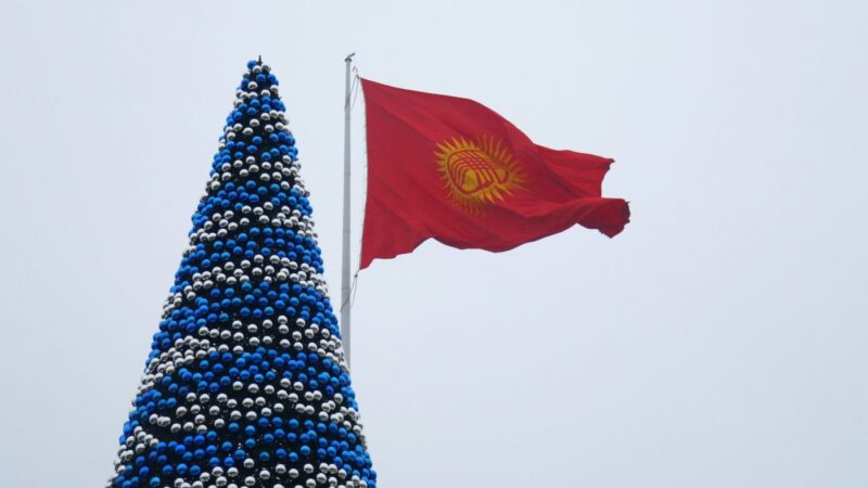 Мэрия шаар тургундарын жаңы жылдык балатыны жандыруу аземине чакырды