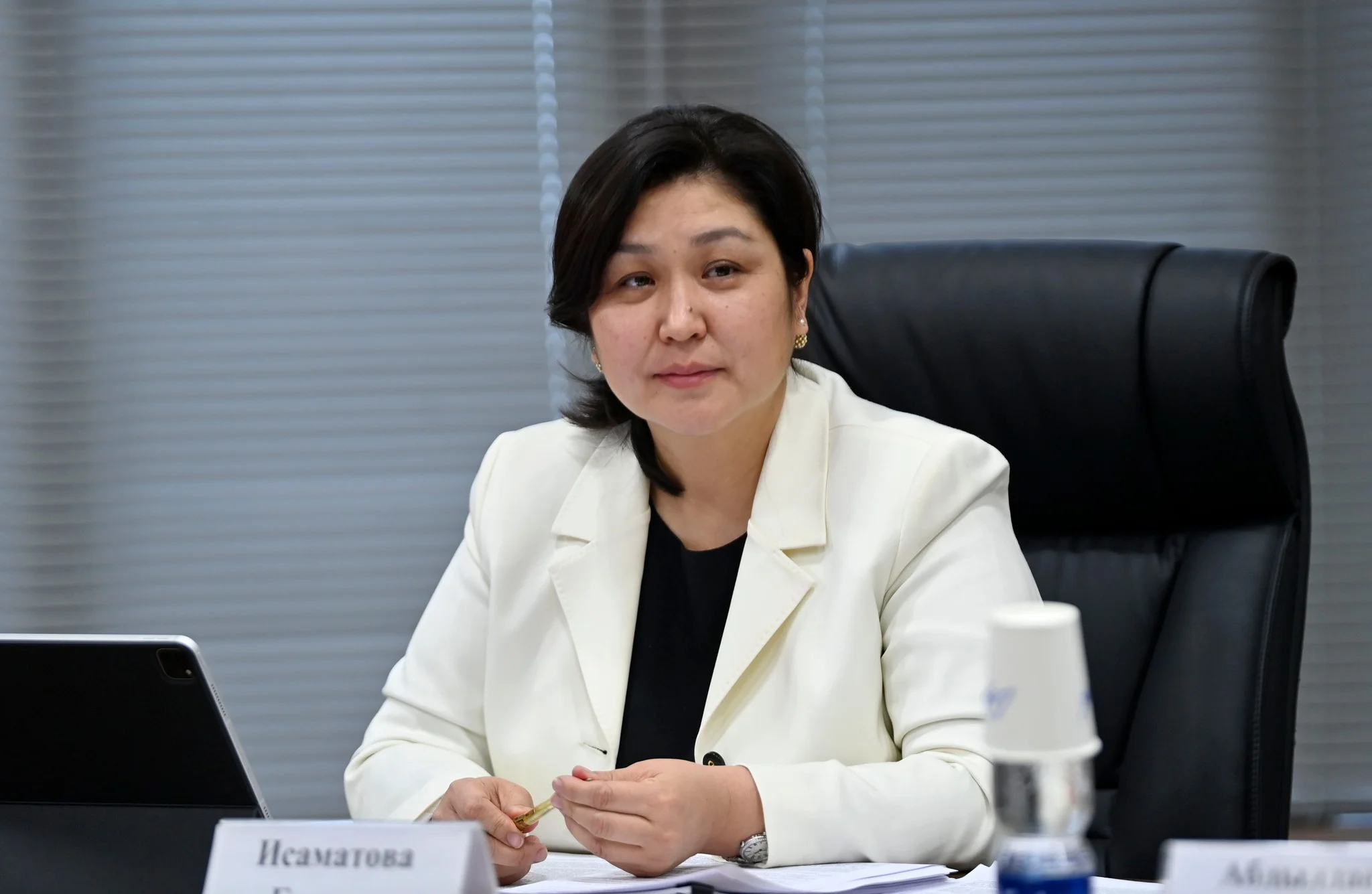 ЖКнын тармактык комитети Гүлзат Исаматованын талапкерлигин жактырды