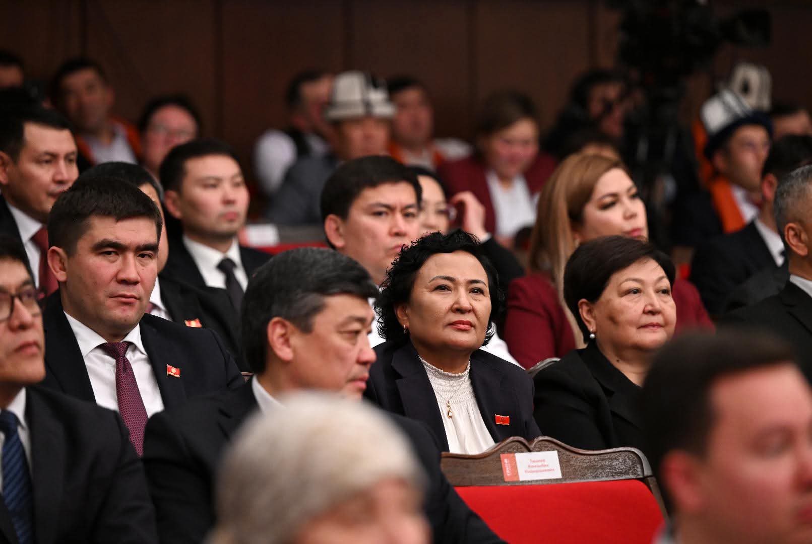 Назгүл Келгенбаева: «ЖК депутаттары курултайга келип, фотосессия жасап кетип калышты»