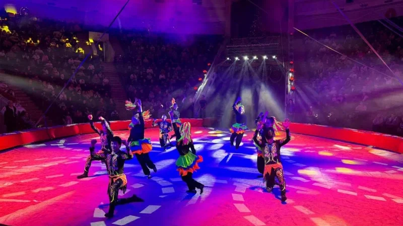 Бишкекте жаңы жылдык балаты майрамы өттү