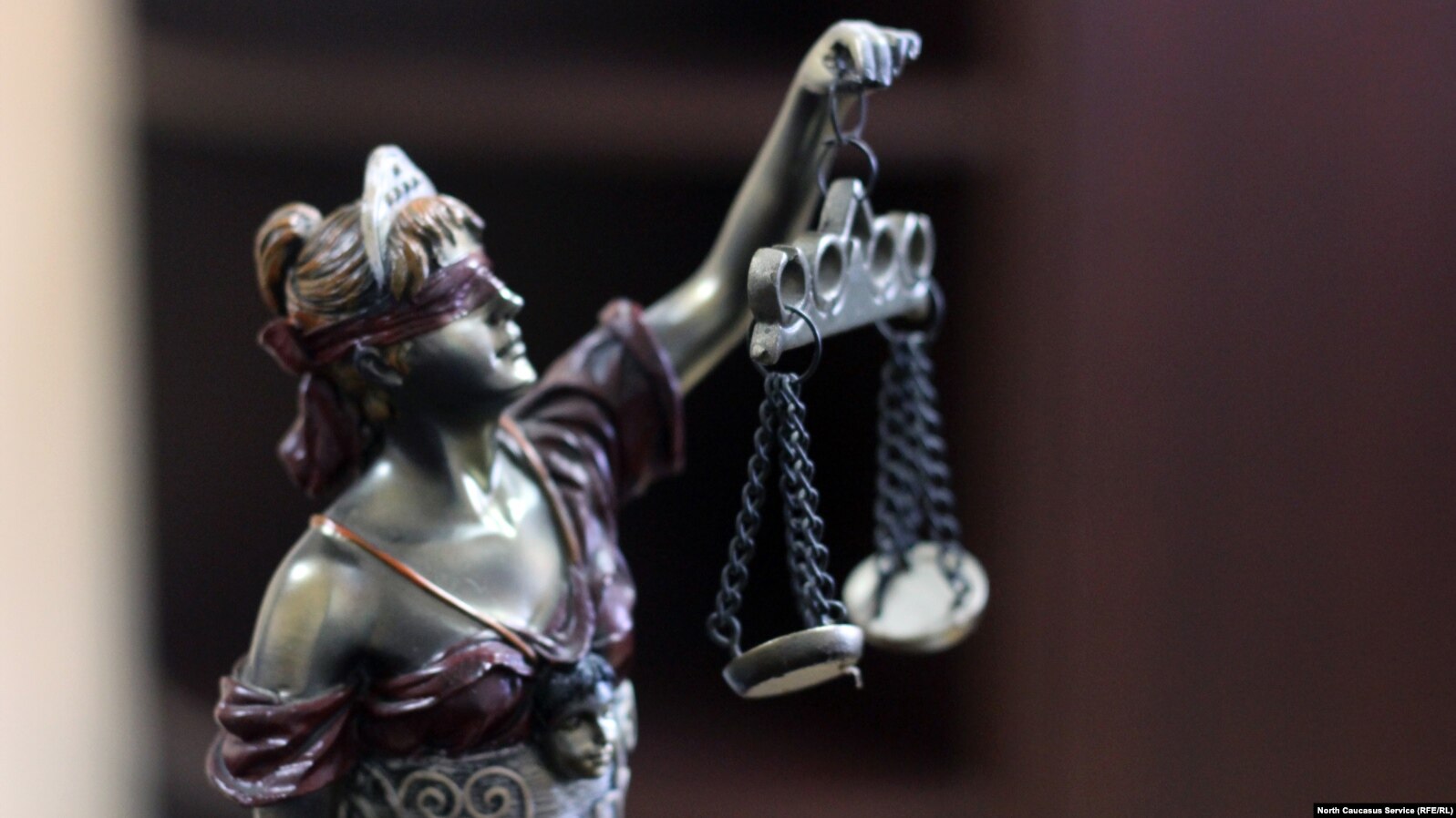 Өлүм жазасын киргизүү тууралуу президенттин сунушу Конституциялык сотко келип түштү