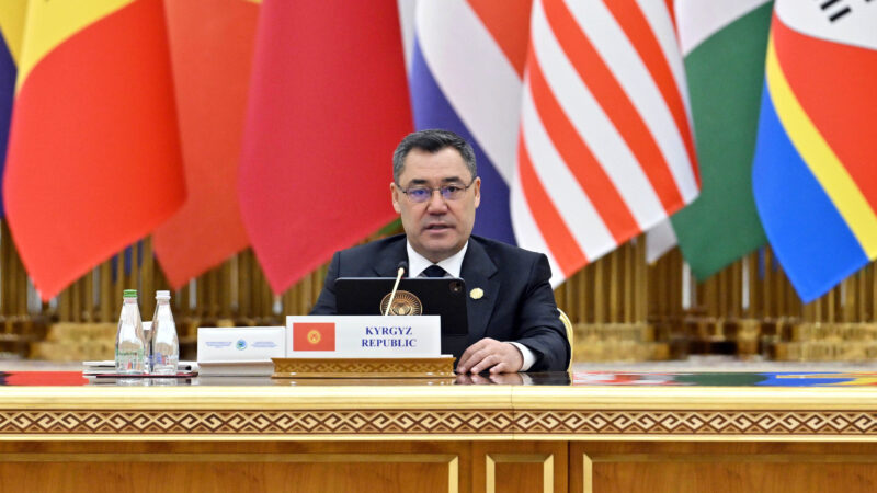  Садыр Жапаров Түркмөнстандын 30 жылдыгына арналган эл аралык форумда сөз сүйлөдү