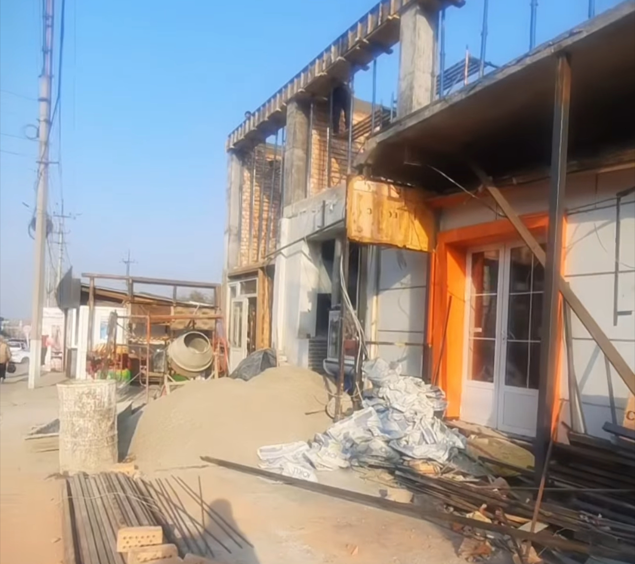 Баткенде мыйзамсыз курулуп жаткан ашкананын ээсине 200 миң сом айып салынды