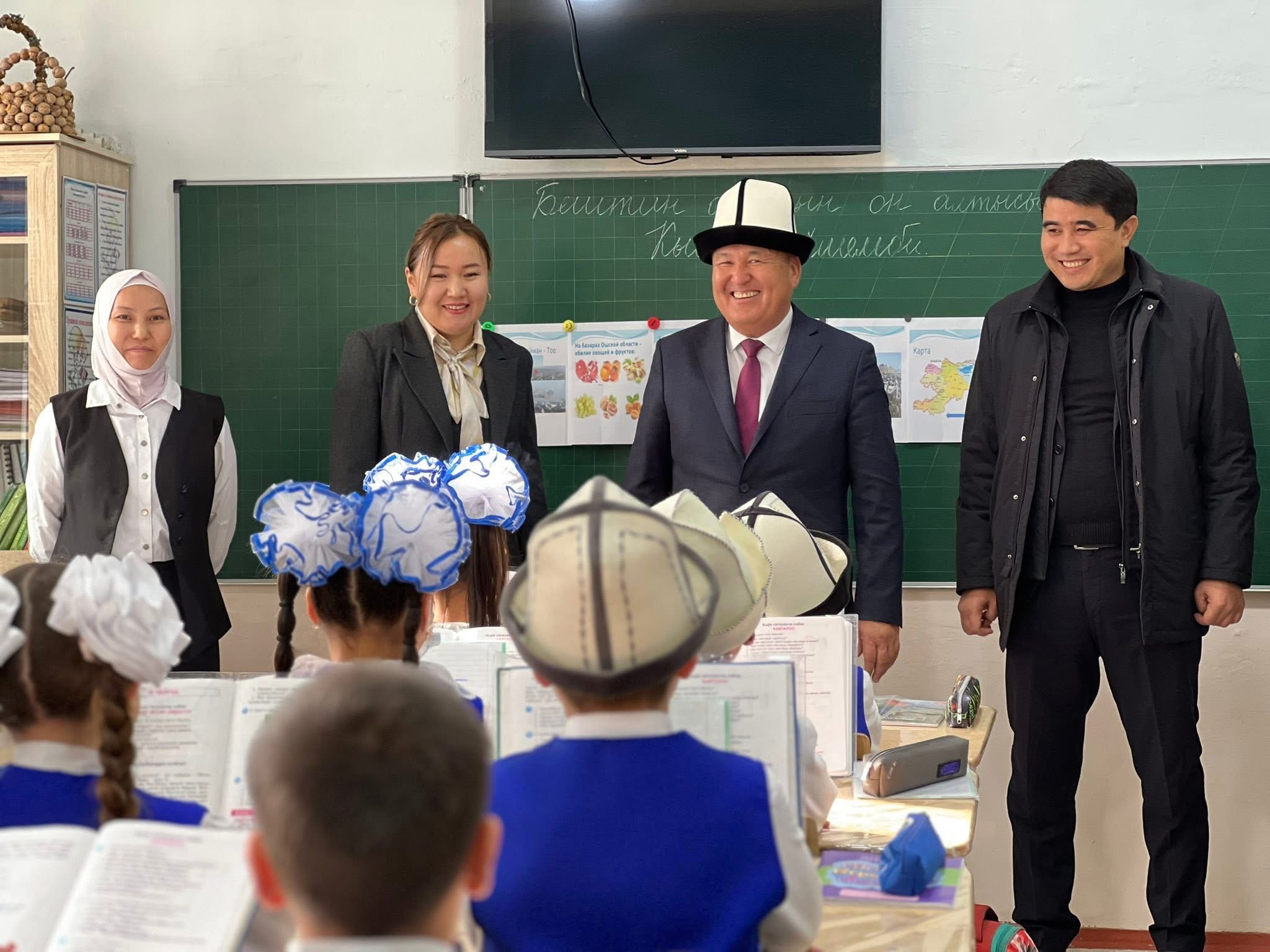 Салижан Жигитов мектебинин аймагындагы курулуштар алынып, айланасы тосулду