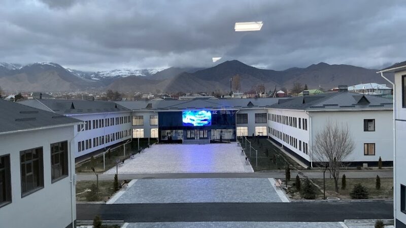 Жапаров: 7 облуска “Акылман” лицейин куруп, 22-кылымдын кадрларын даярдайбыз