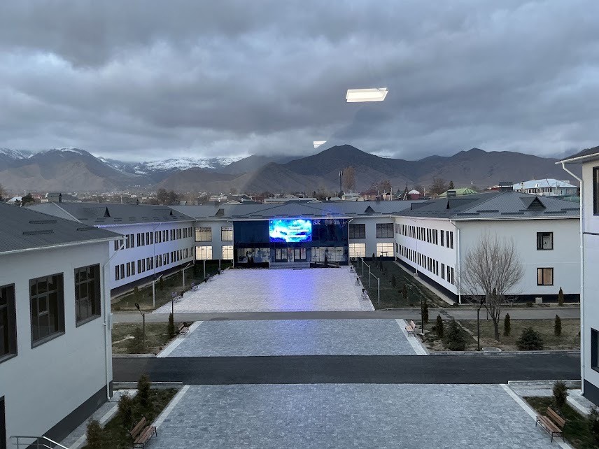 Жапаров: 7 облуска “Акылман” лицейин куруп, 22-кылымдын кадрларын даярдайбыз