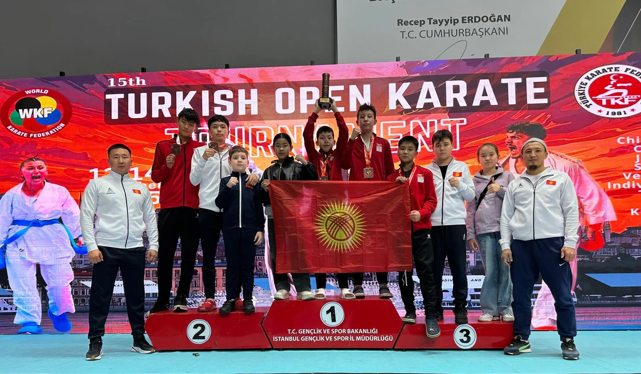 Кыргызстандык каратечилер эл аралык мелдеште 3 коло медалга ээ болушту