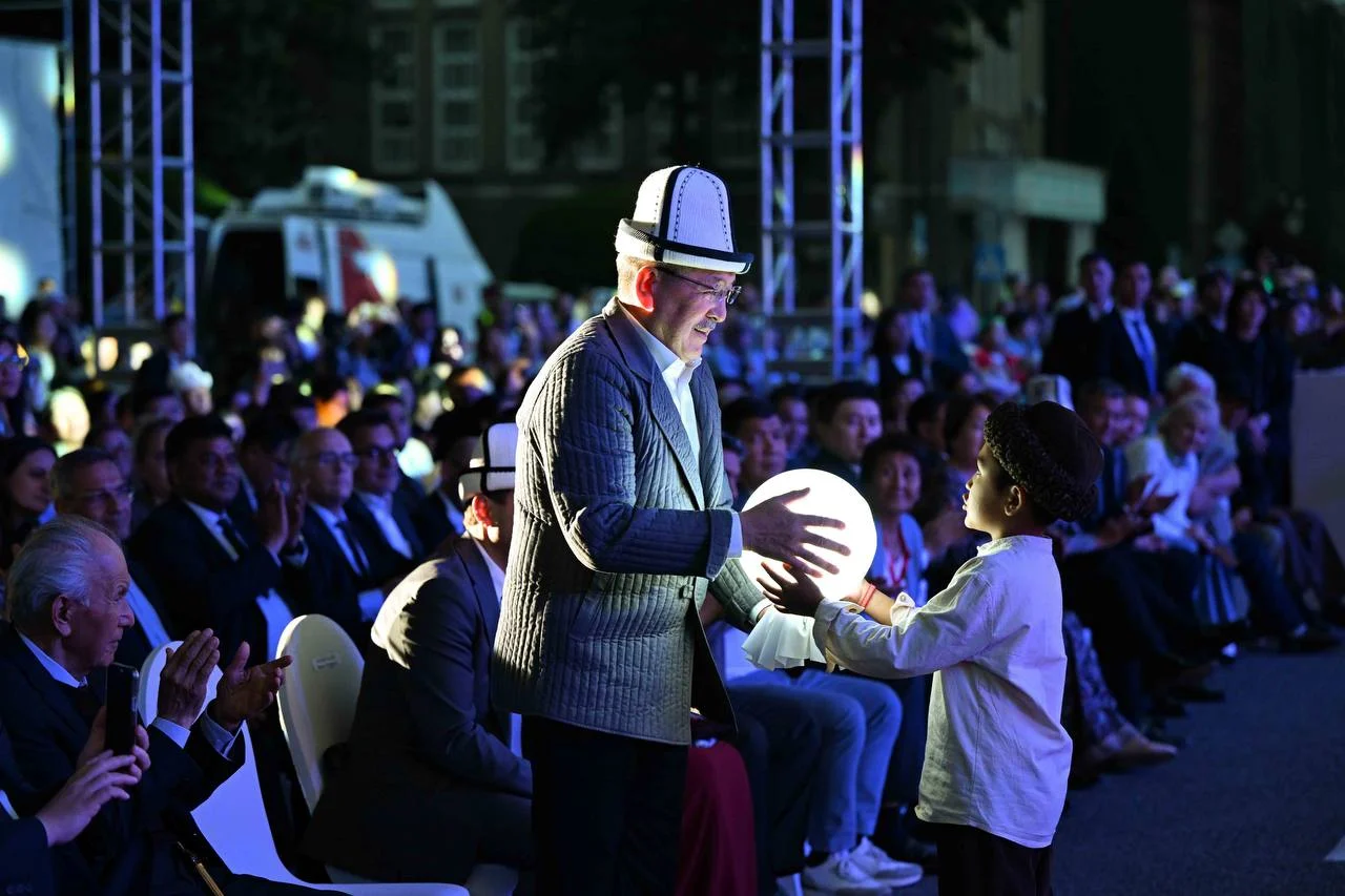 Адылбек Касымалиевдин Министрлер Кабинетинин төрагалыгын аркалаганына бүгүн 1 жыл болду