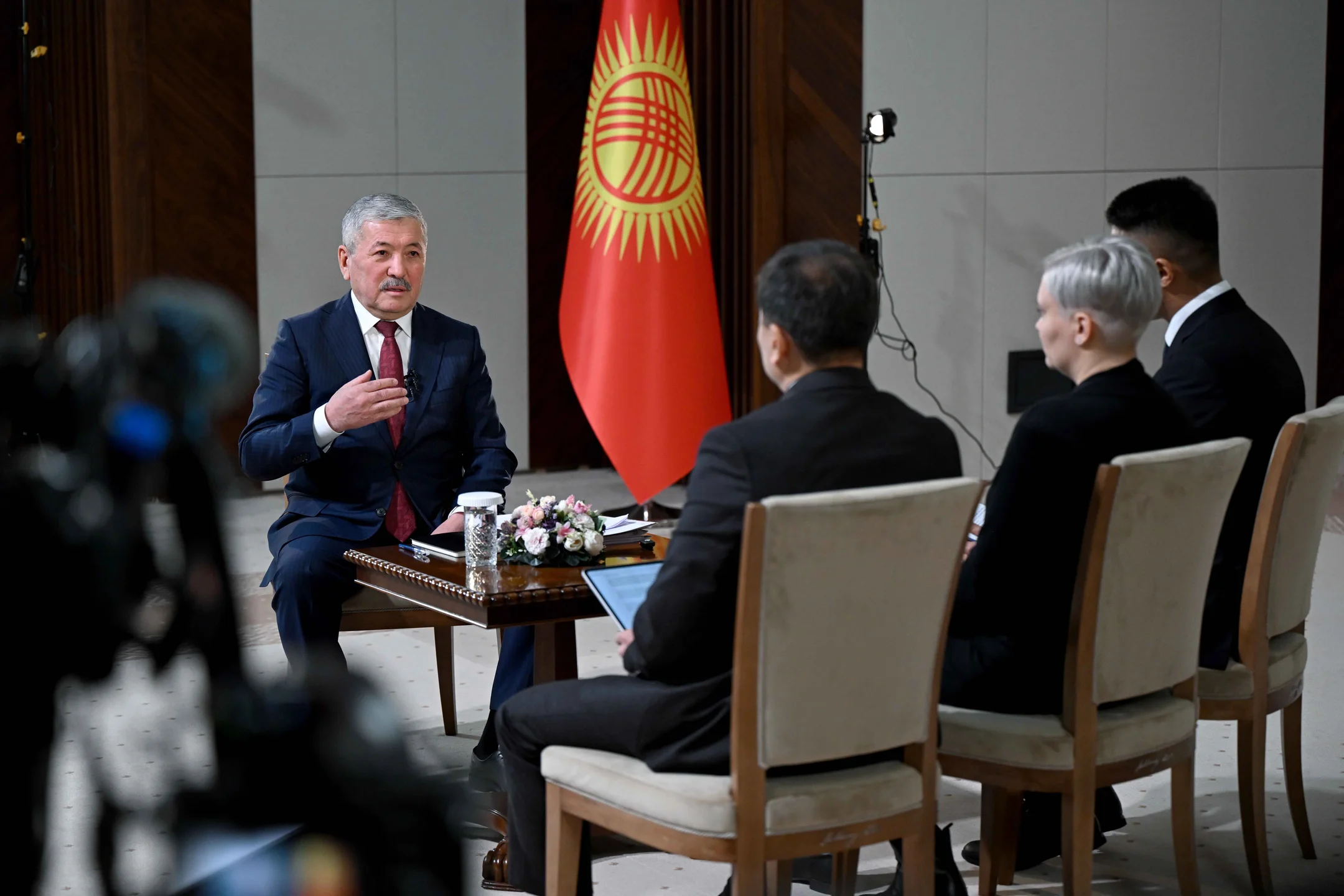 Минкаб төрагасы өлкөнүн 1 жыл ичиндеги өнүгүүсү тууралуу маек берди