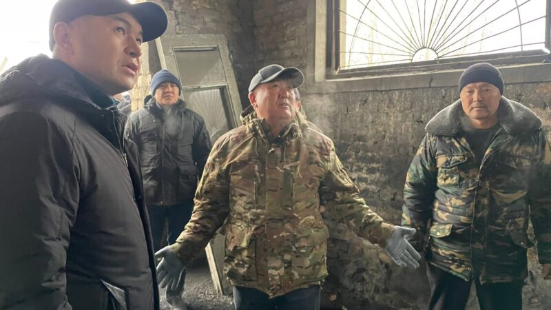 Мэр Токторбаев Оштогу 30 авариялык абалдагы откананы кайра курууну тапшырды