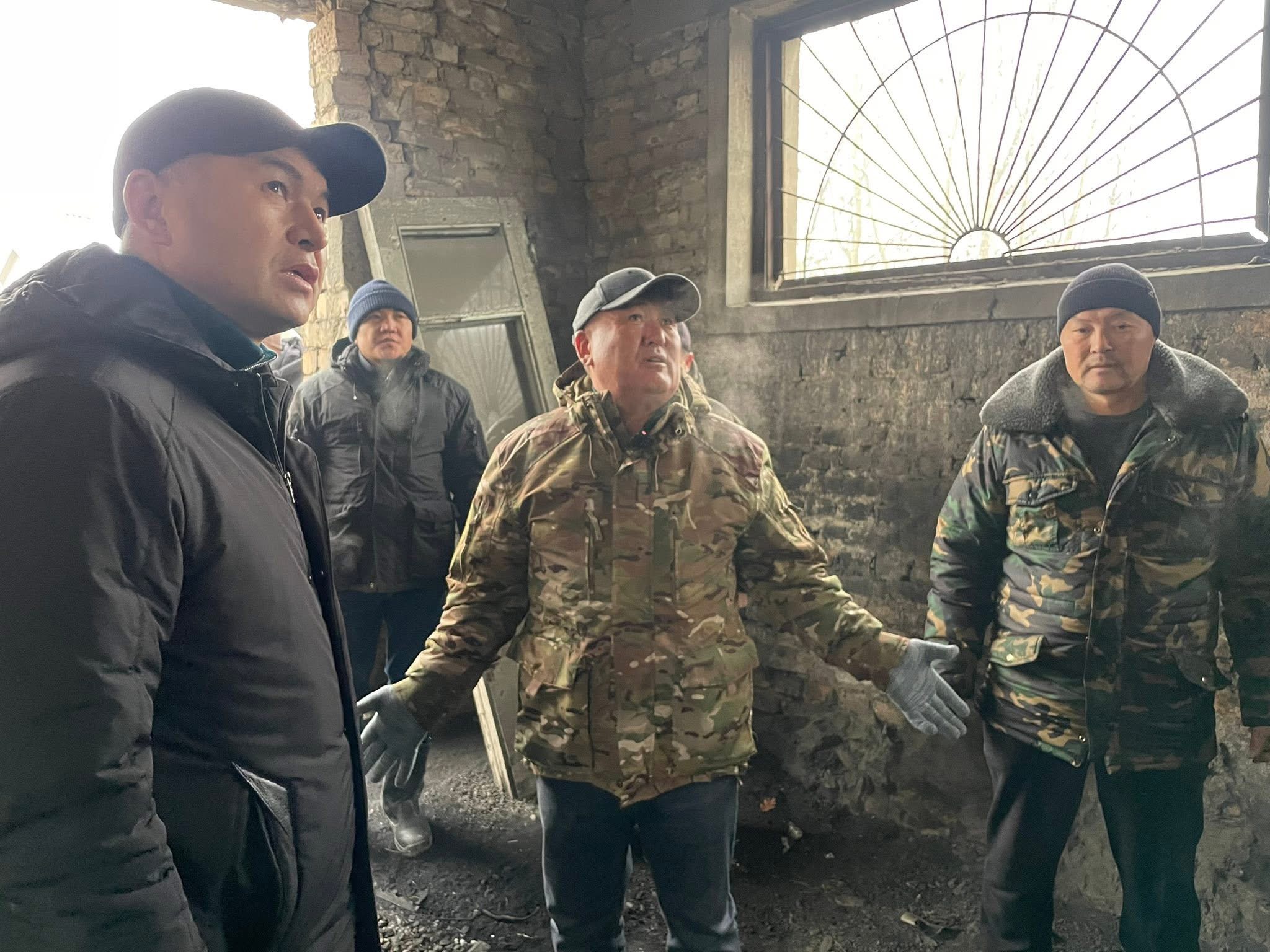 Мэр Токторбаев Оштогу 30 авариялык абалдагы откананы кайра курууну тапшырды