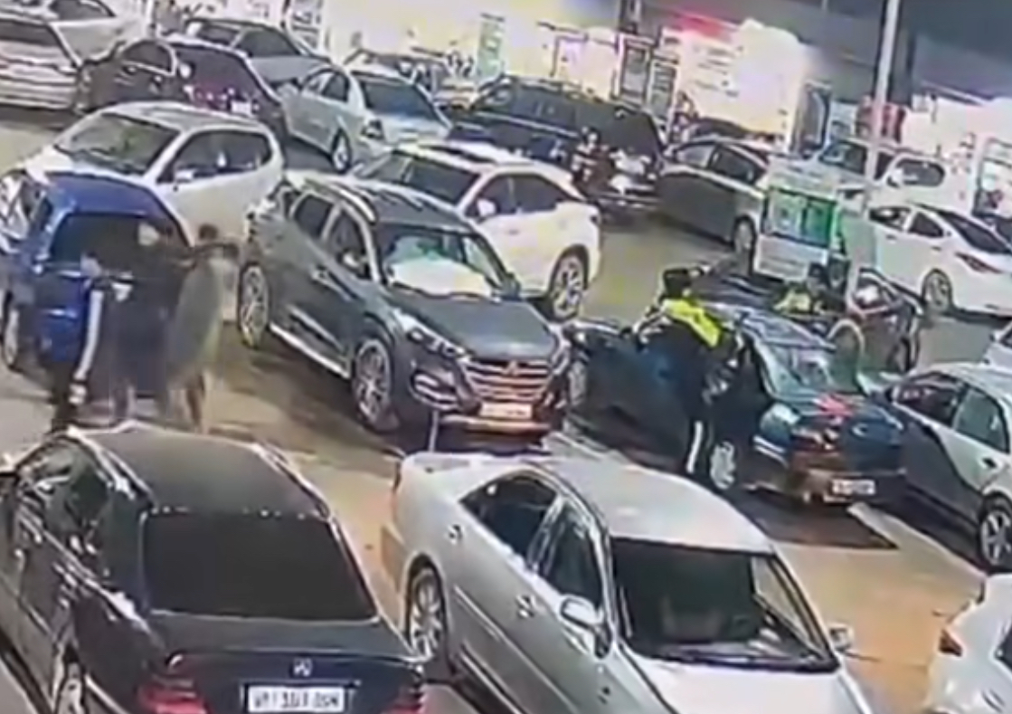 Ошто түнкү суукта машинада уктап калган 5 жашар кыз куткарылды