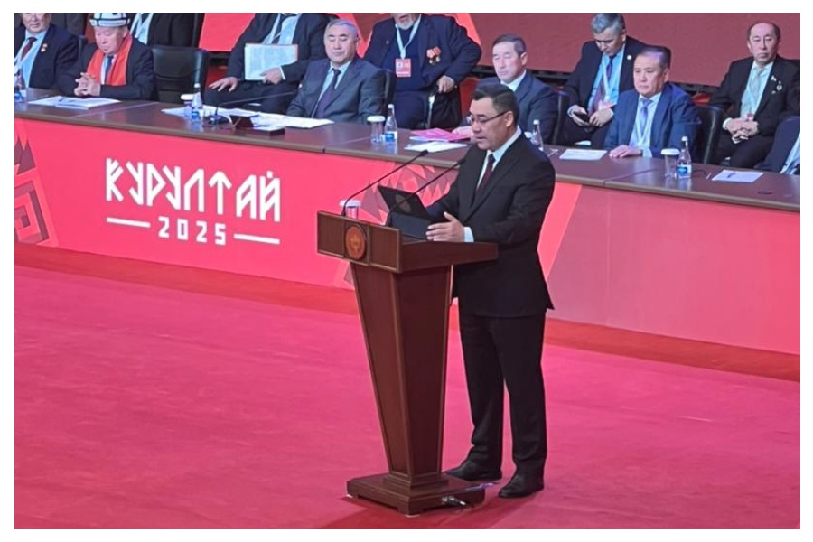 Президент Садыр Жапаров IV Элдик курултайга катышууда