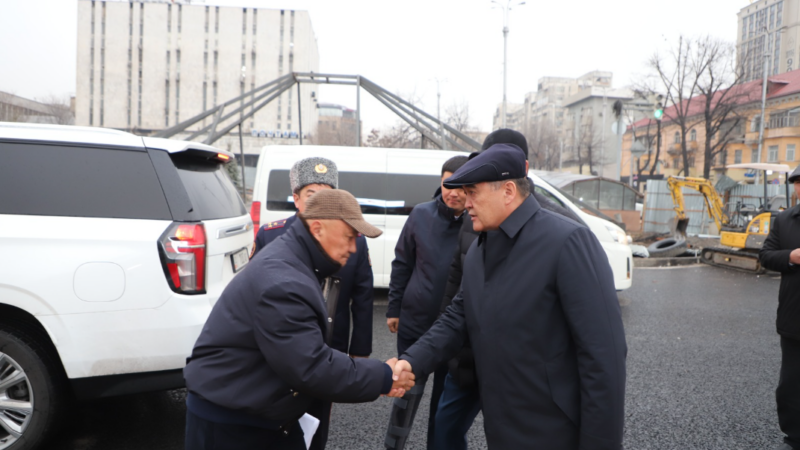 Ташиев Бишкектин борбордук бөлүгүндө жүрүп жаткан курулуш иштеринен кабар алды