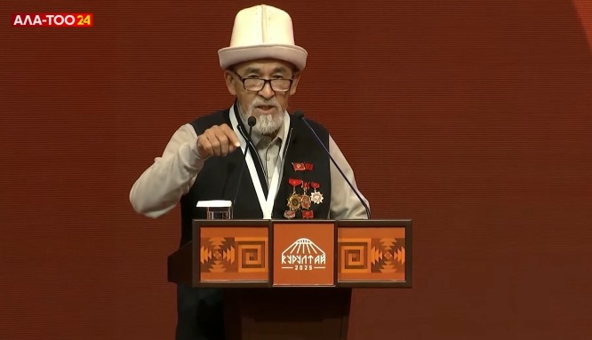 «Биринде техника жок, экинчисинде акыл жок»: Курултайдын делегаты бир катар министрликтерди сынга алды