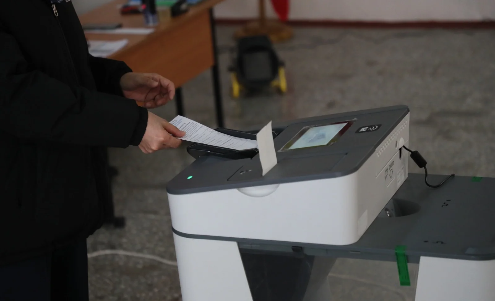 Президент: Шайлоого катышууну милдеттендирген мыйзам кабыл алуу зарыл