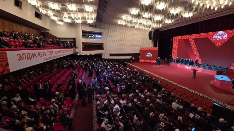 IV Элдик курултайдын Улуттук кеңешинин төрагасы болуп Мамбеткерим Чекиров шайланды