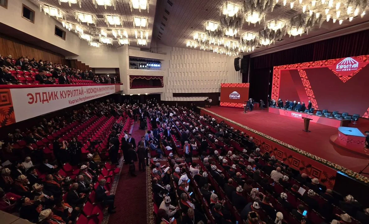 IV Элдик курултайдын Улуттук кеңешинин төрагасы болуп Мамбеткерим Чекиров шайланды