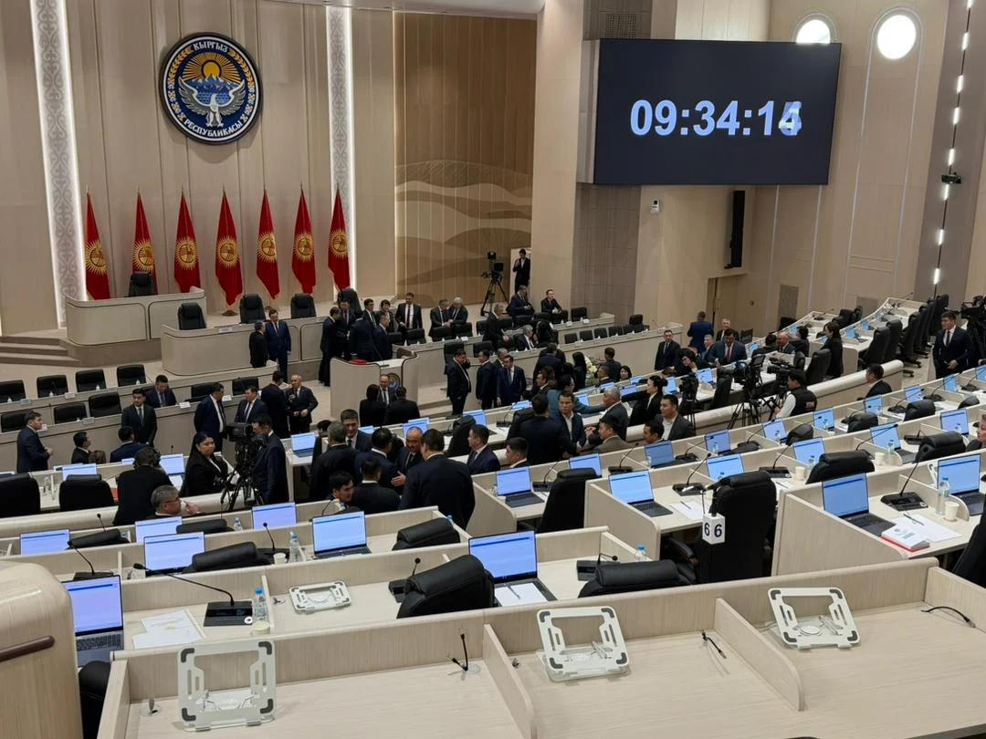 VIII чакырылыштын депутаттары бүгүн ишин баштайт