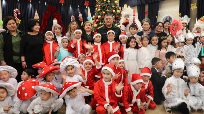 УКМК угуусу начар балдардын атайын мектебине 1 млн сом каржылык колдоо көрсөттү