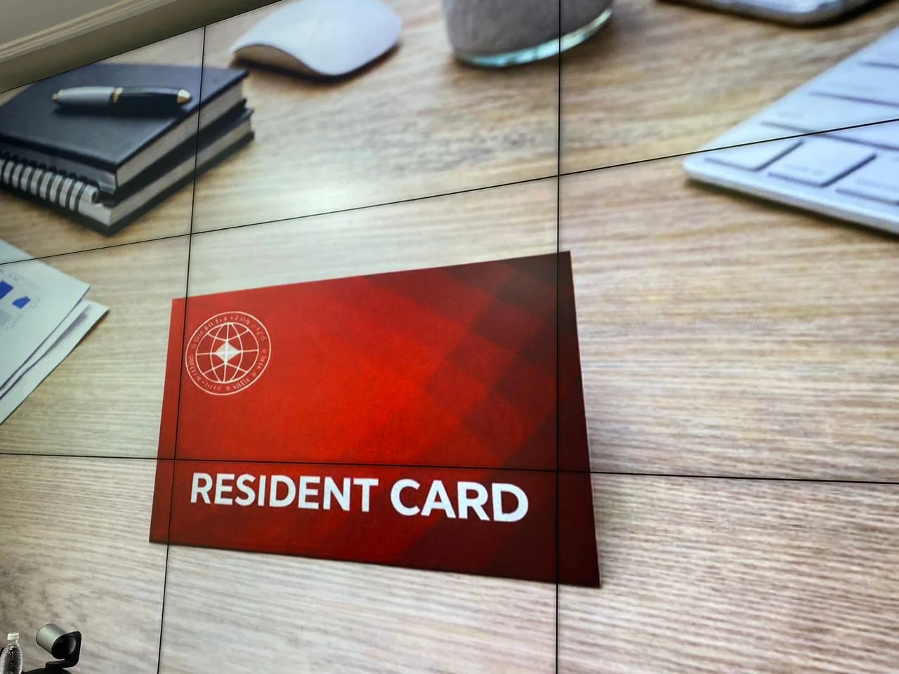 Кыргызстанда чет элдик жарандарга мындан ары резидент-карта берилет