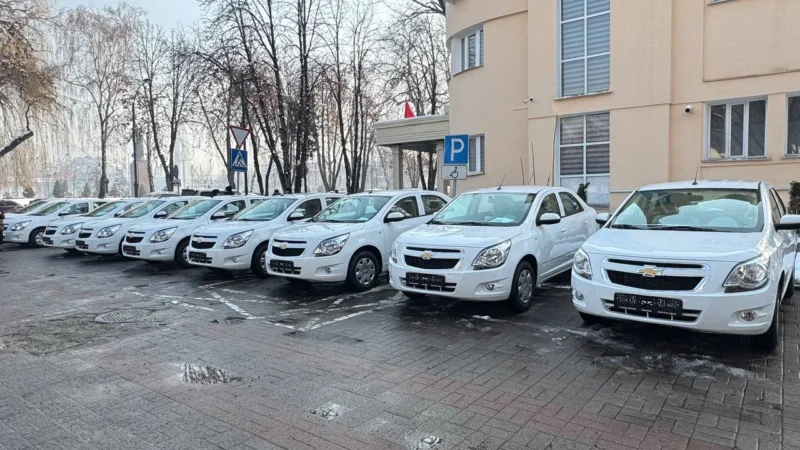 Акыйкатчы институтуна кызматтык унаалар тапшырылды