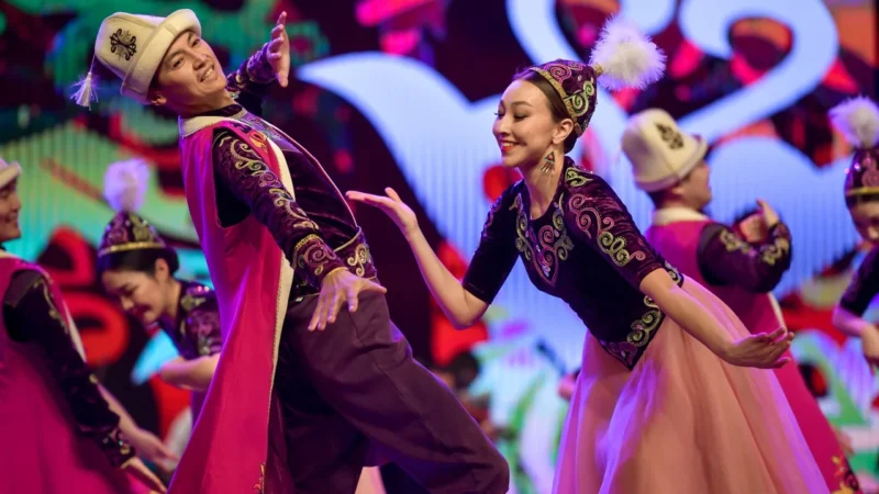 Бишкекте “Тазалык” ишканасынын кызматкерлерине майрамдык иш-чара өттү