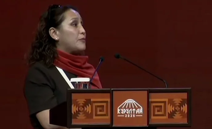 Нарын шаарынан келген делегат өзгөчө балдарга көңүл бурууну суранды