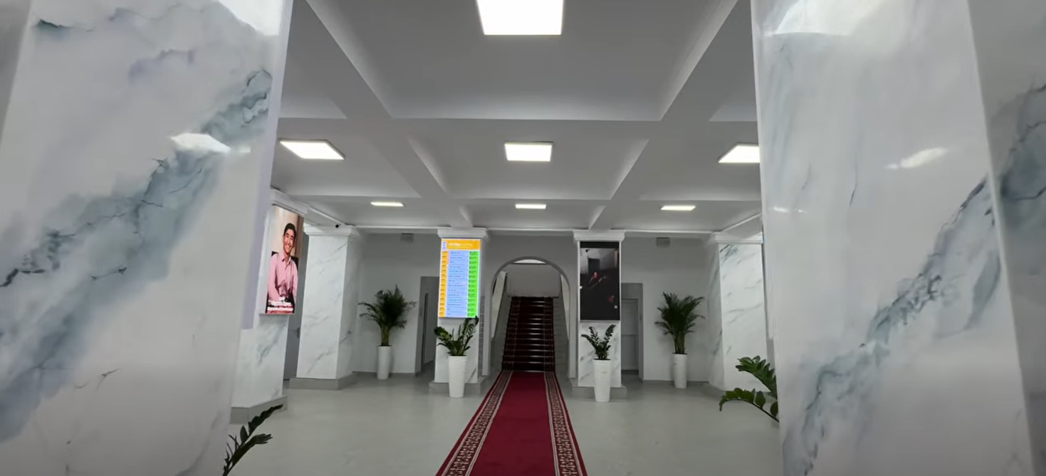 Б. Кыдыкеева атындагы жаш көрүүчүлөр театры 36 жылдан кийин жаңыланды