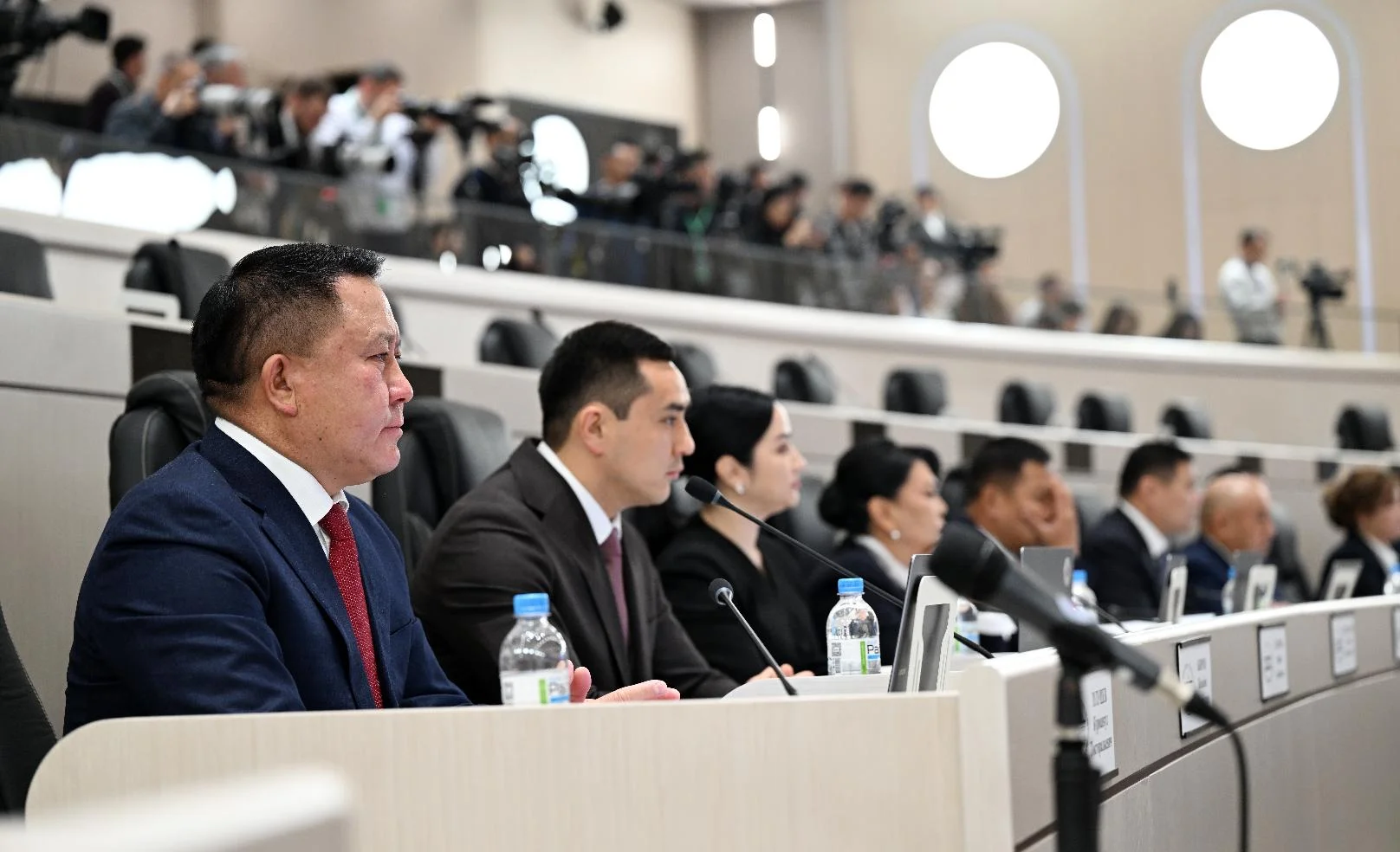 Жогорку Кеңеште жаңы комитет түзүлдү