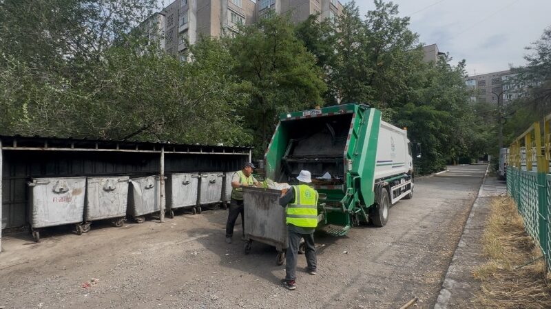 «Тазалыктын» башчысы: 90 миң сомго эл иштебей жатат