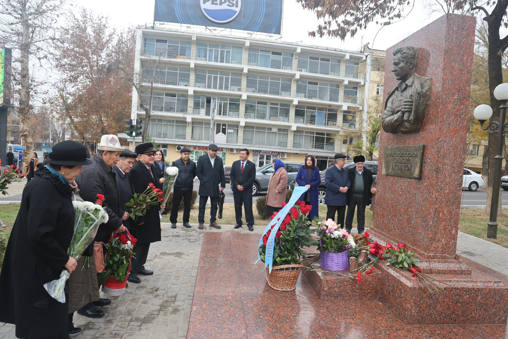 Ташкентте Чыңгыз Айтматов эскерилди