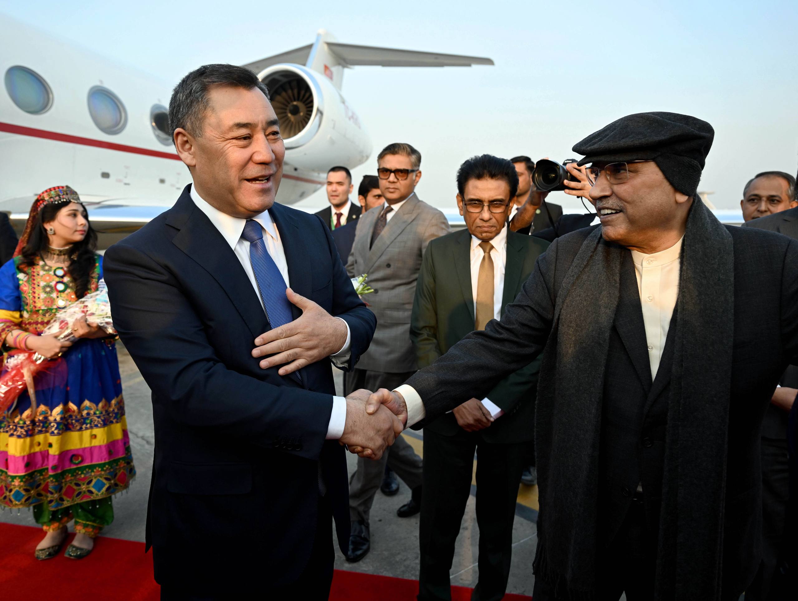 Садыр Жапаров мамлекеттик сапары менен Пакистанга барды