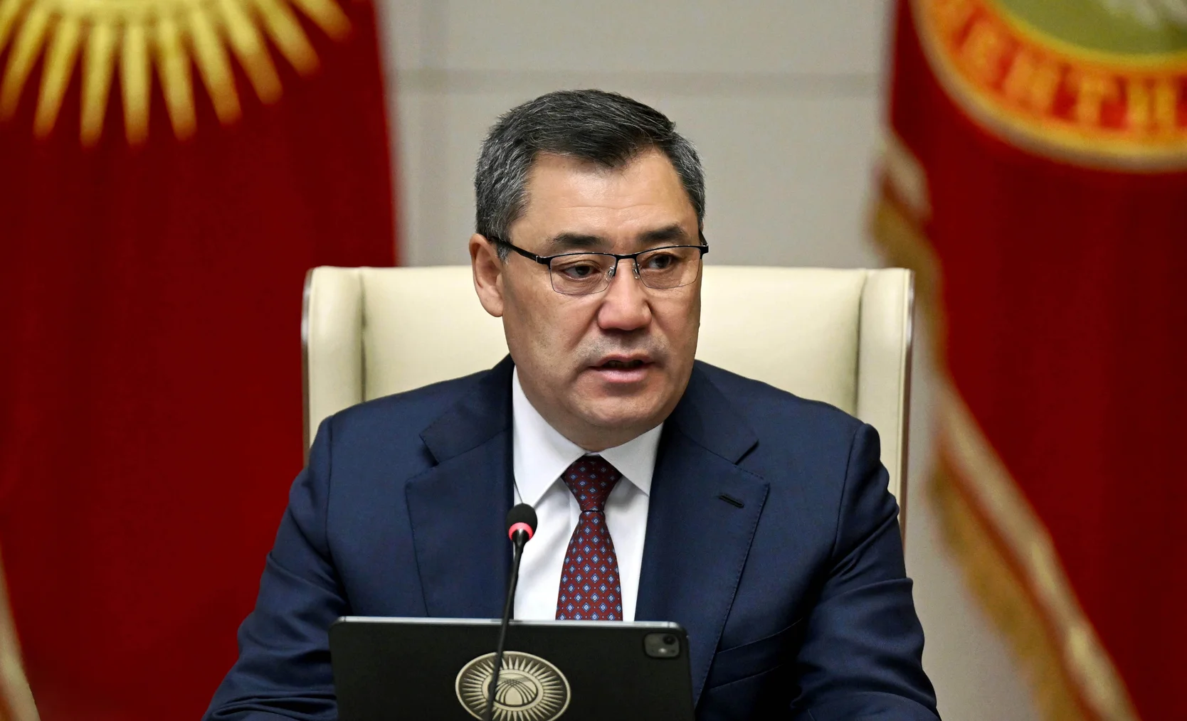 Президент: «Бюджеттик каражатты өз чөнтөгүңөргө эмес, муктаждыктарга жумшагыла»