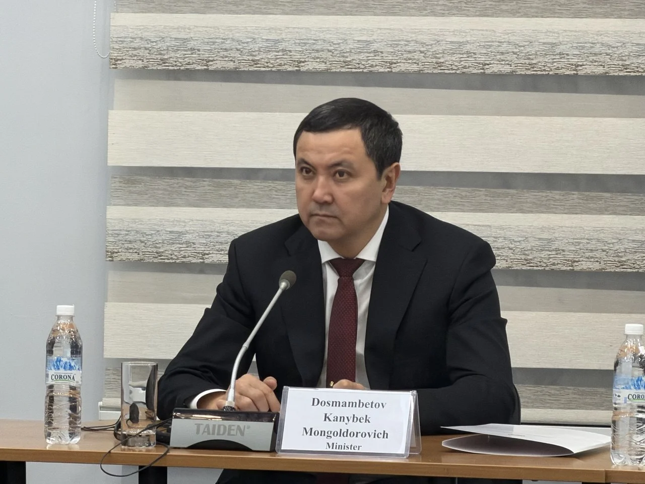 Саламаттык сактоо министри: Дары-дармектерди сатып алууда тартипти катуу орнотобуз