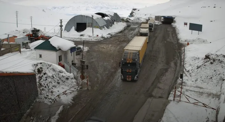 Төө-Ашууда жүк ташуучу унааларга чектөө киргизилди