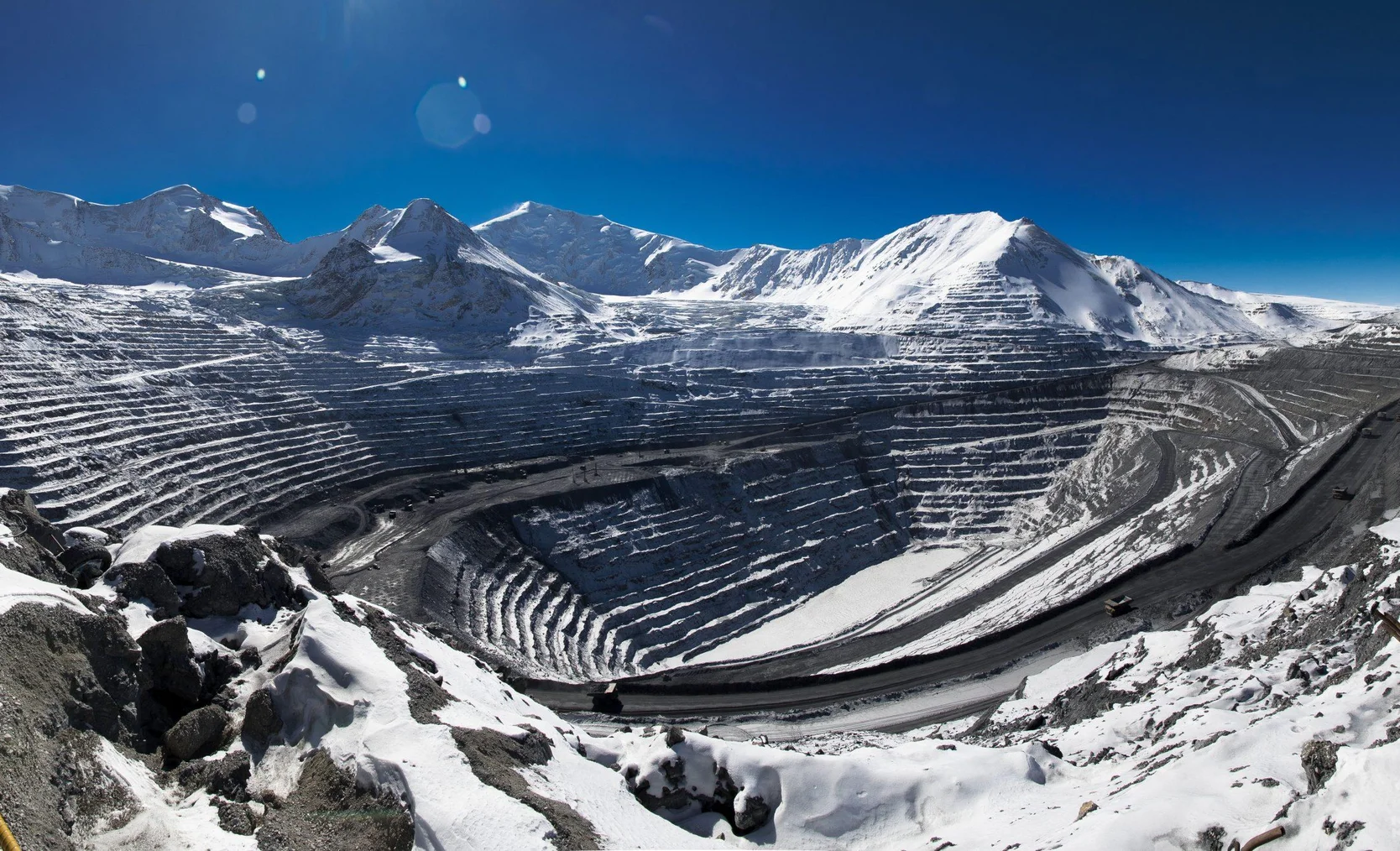 Төлөнбек Абдыров: Кумтөр өлкөнүн кызыкчылыгы үчүн иштеп жатат