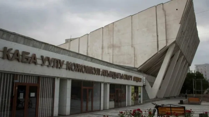 Садыр Жапаровдун тапшырмасы менен Бишкектеги Спорт ордосу оңдоп-түзөөдөн өтөт