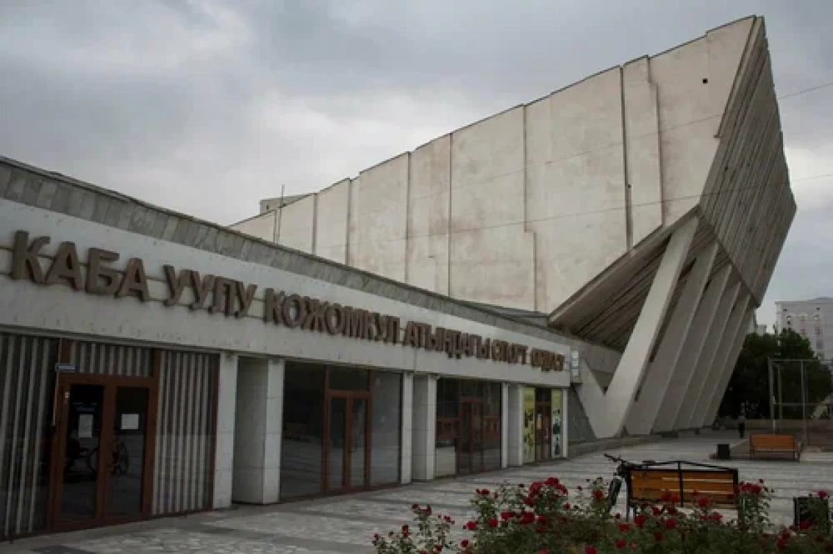 Садыр Жапаровдун тапшырмасы менен Бишкектеги Спорт ордосу оңдоп-түзөөдөн өтөт