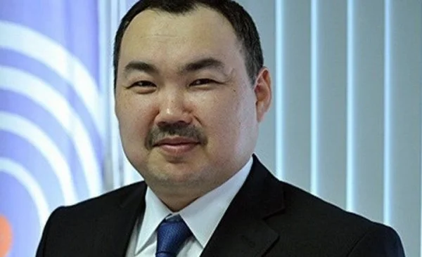 Болот Жунусов “Кыргызфармацияны” жетектемей болду