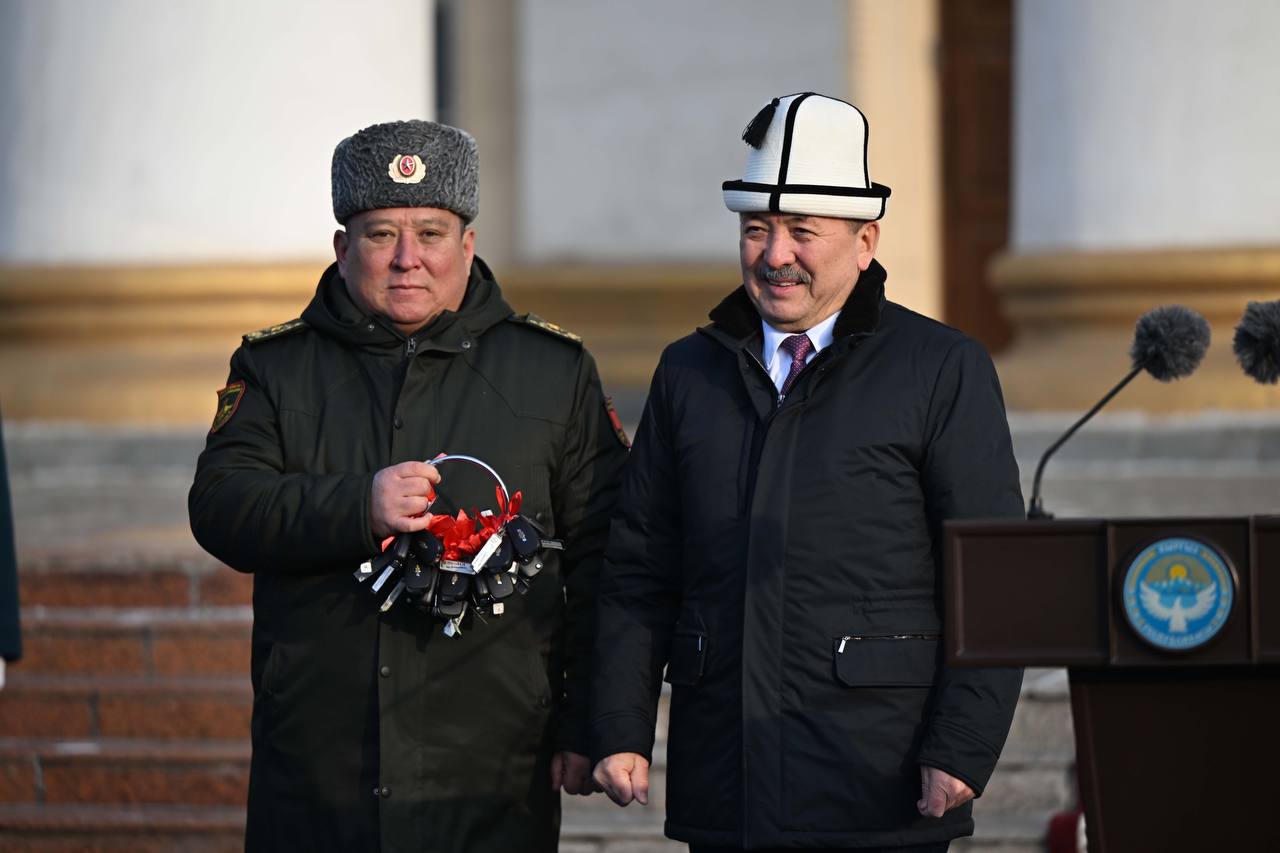 Минкаб башчысы Коргоо министрлигине 81 техника тапшырды