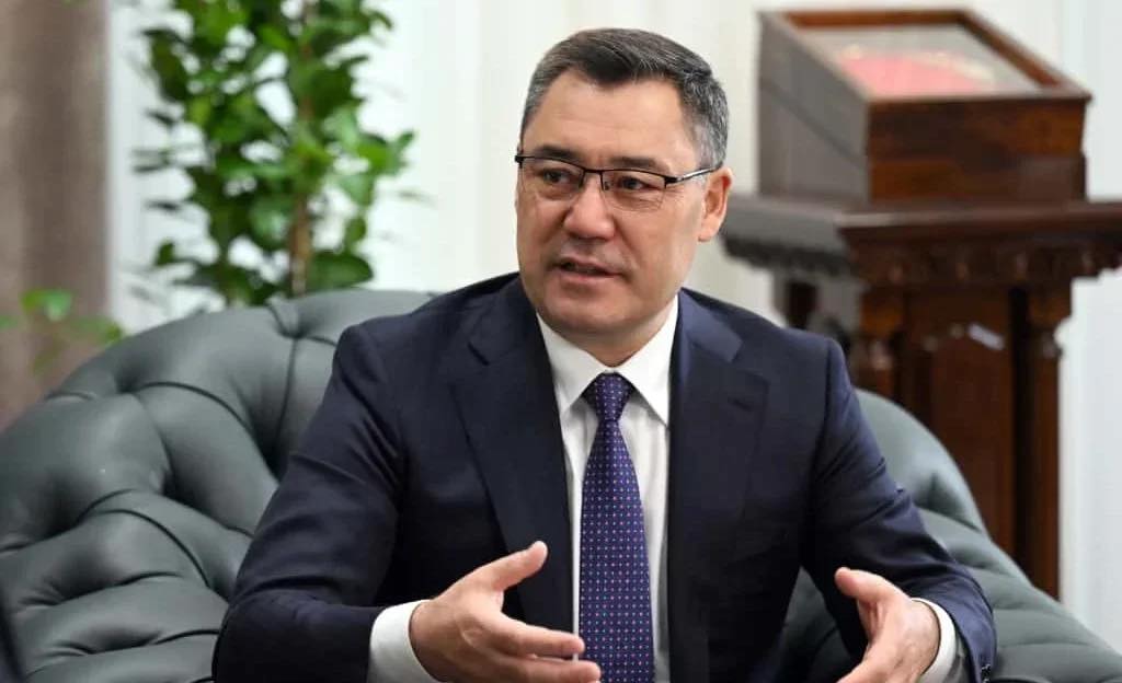 Курултайда эң көп көтөрүлгөн маселелерге президент Садыр Жапаров кенен жооп берди