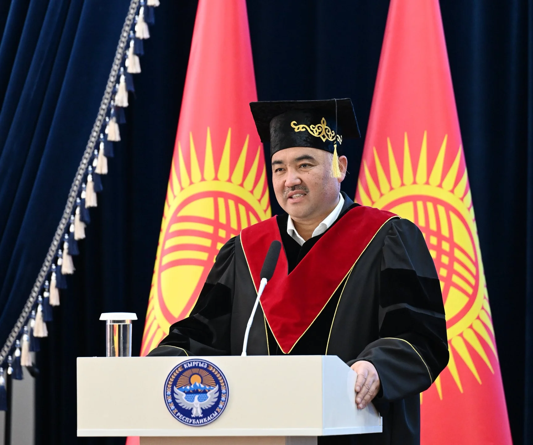 ЖК төрагасы Улуттук университеттин ардактуу профессору болду