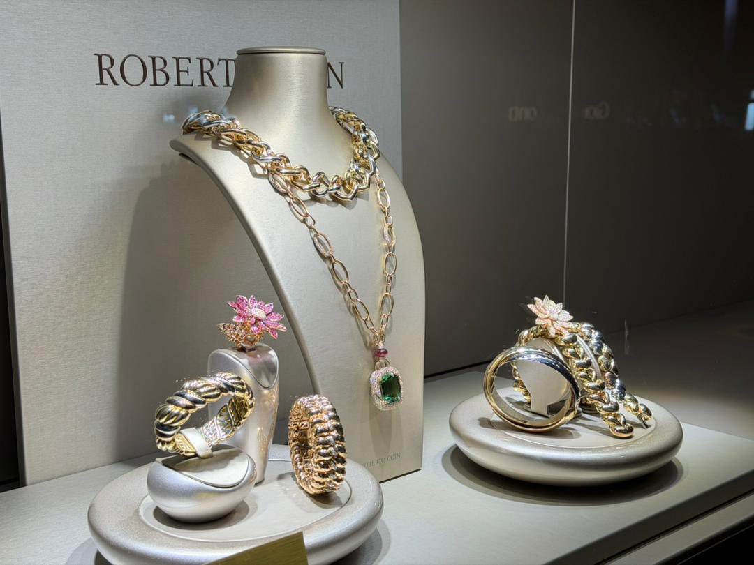 Шыкмаматов «Vicenzaoro» эл аралык зергерчилик көргөзмөсүнө катышты