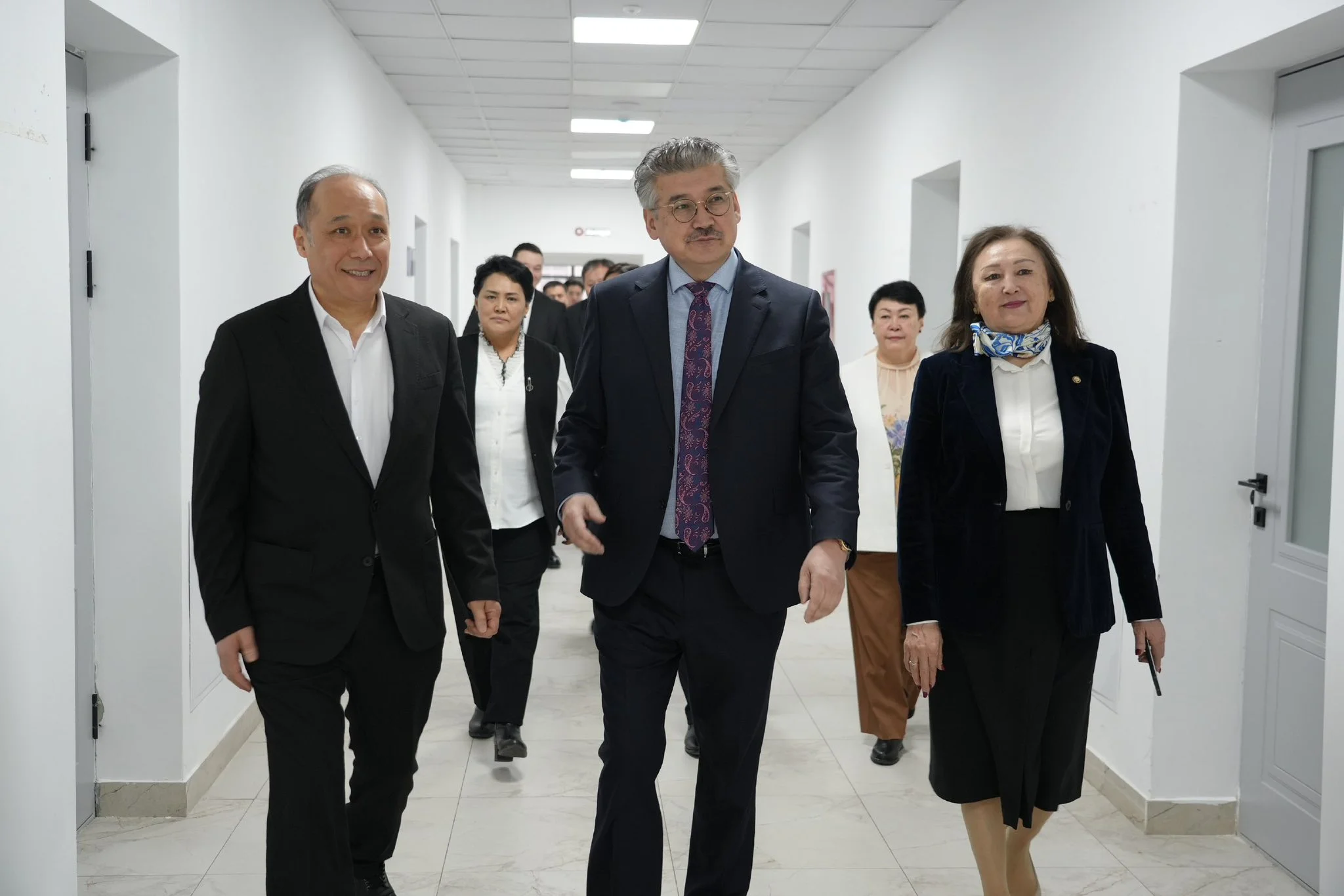 Мамлекеттик тил саясатындагы жаңы кадам: «Кыргызтестте» эл аралык тест пункту ачылды