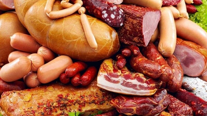 Россиядан мыйзамсыз ташылып келе жаткан 11 тонна колбаса азыктары артка кайтарылды